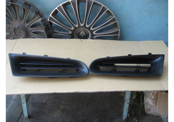 Решітка радіатора, комплект Renault Clio III, 05-09, 7701208684
